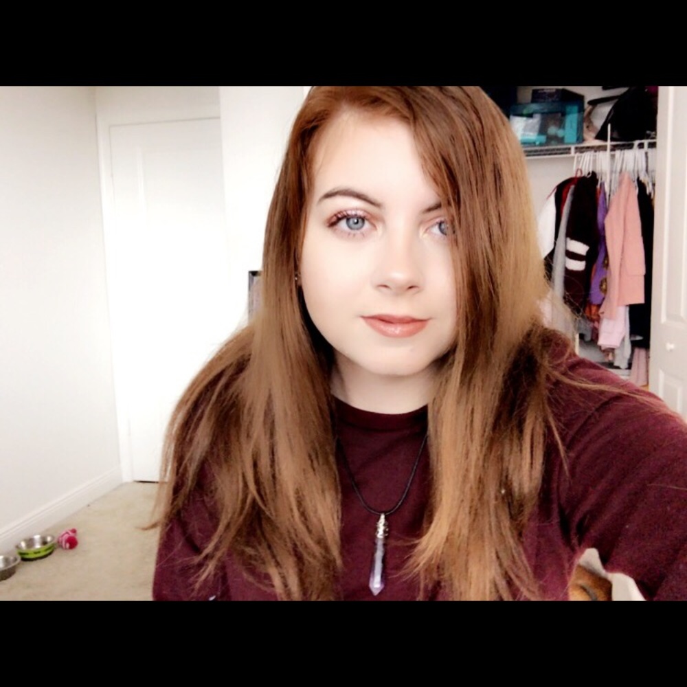 Meet your Posher, Abbey